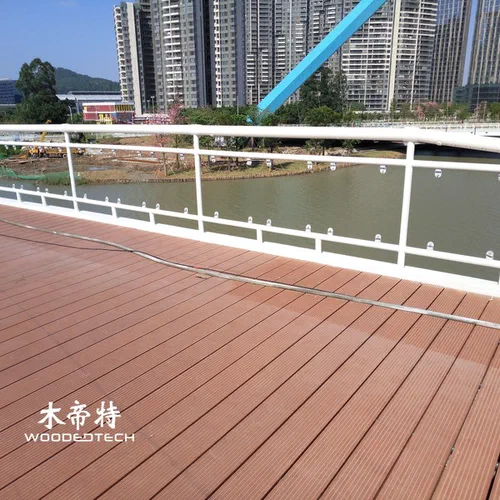 Le tavole del deck composito 1X6X16 forniscono prestazioni affidabile per la costruzione del coperto all'aperto