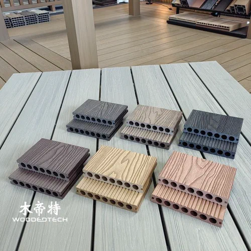 8x8 ponte composito crea ampie aree di vita all'aperto con materiali di decking resistenti
