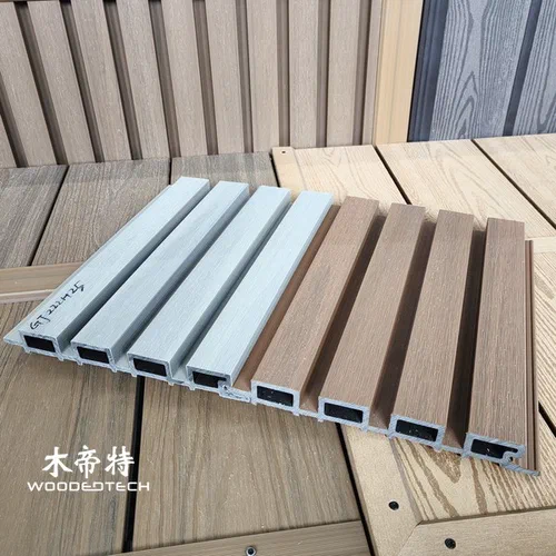 Il decking composito senza gap crea un'aspetto superficiale liscio per i disegni di pavimentazione all'aperto