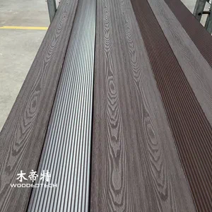 Lichte Eiken Composiet Decking voor Elegante en Natuurlijk Uitziende Buitenruimtes