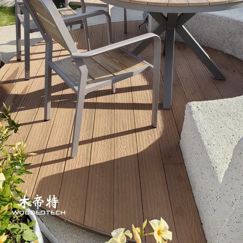 Modern Composite Deck Ideas & Inspiring Designs for Residential Backyards