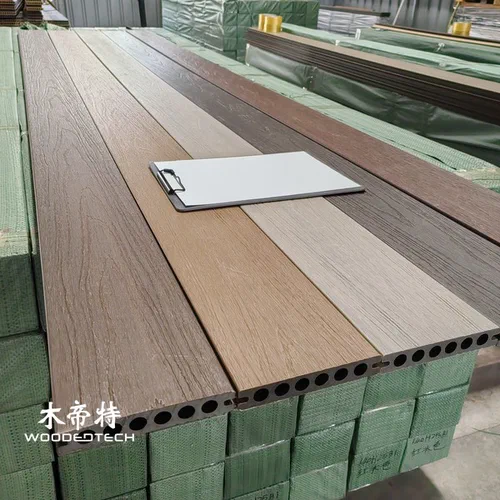 Premium Dekorative Terrasse in WPC für Wohn- und Gewerbenutzung