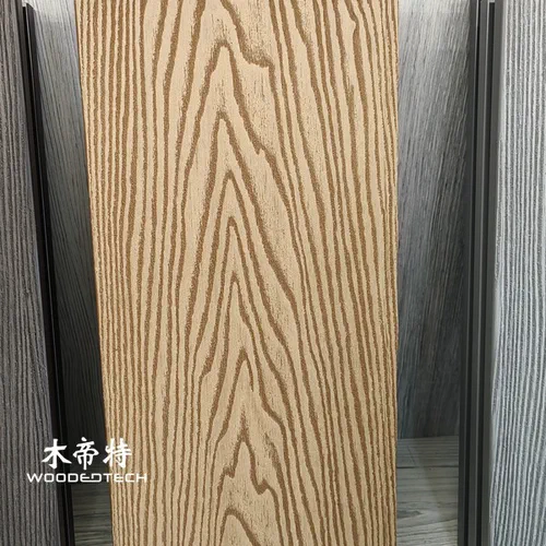 Tavole di decking composito di legno premium per uso residenziale e commerciale