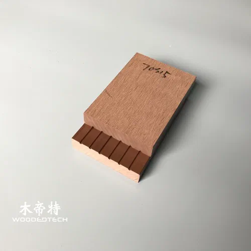 B7015 HDPE Wood Composite Boards Are Commonly Used for Small Outdoor Garden Fence and Decorative Projects